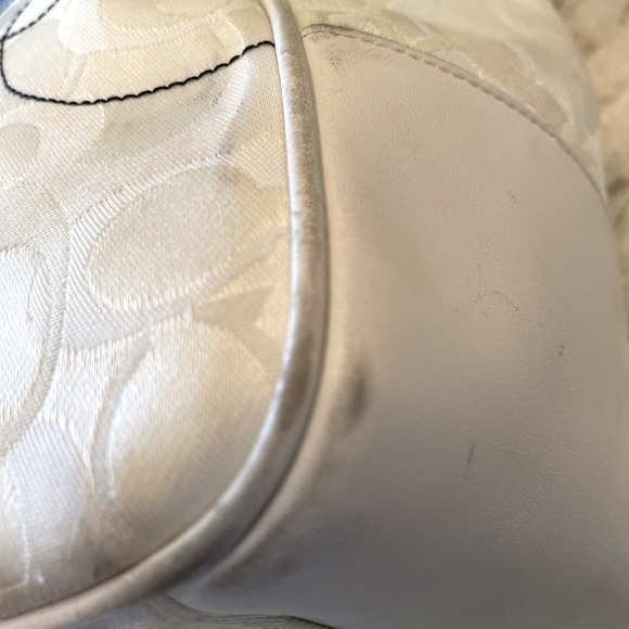 🐝 AUTHENTIC COACH SOHO BABY BAG 🐝SIGNATURE BUMBLE BEE OPTIC WHITE LTD ED w/dc - Picture 14 of 16